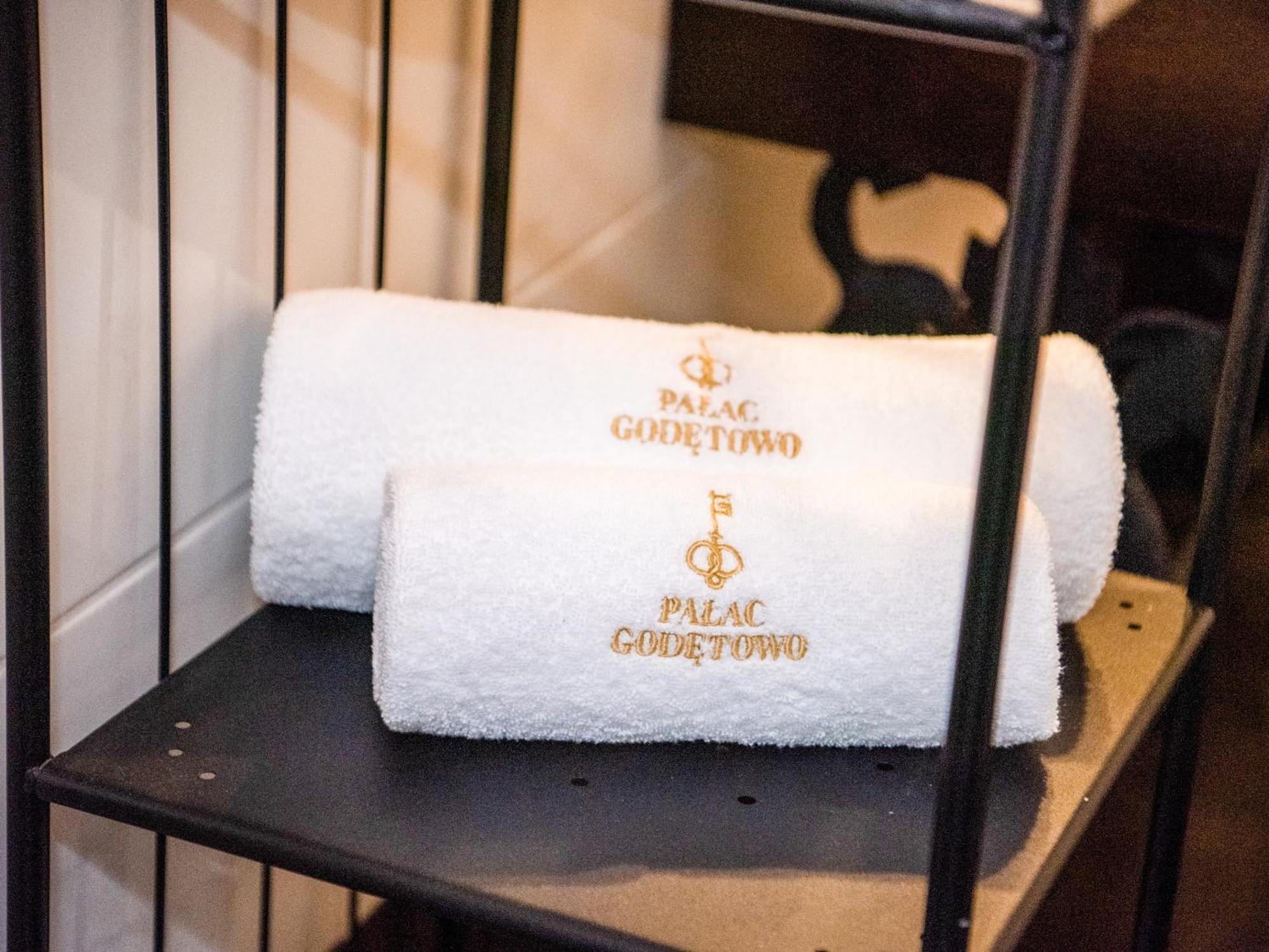 Bed & Breakfast Palac Godetowo